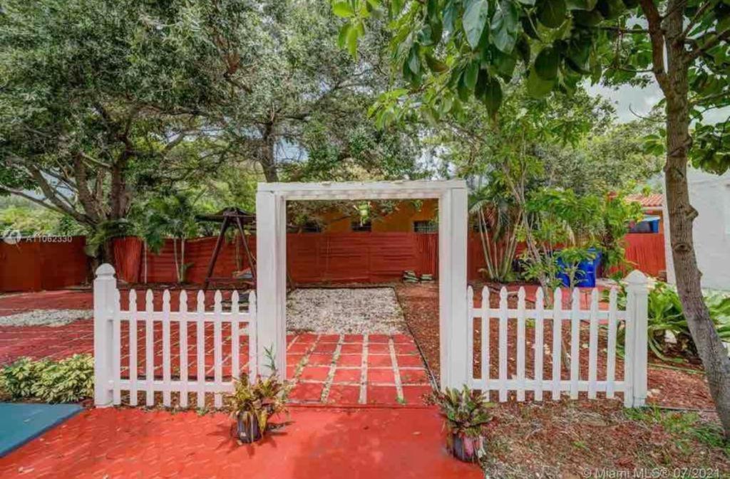Private Rooms Close To Miami Airport - Free Parking - 01 Екстериор снимка