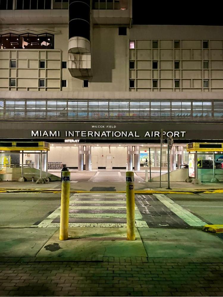 Private Rooms Close To Miami Airport - Free Parking - 01 Екстериор снимка